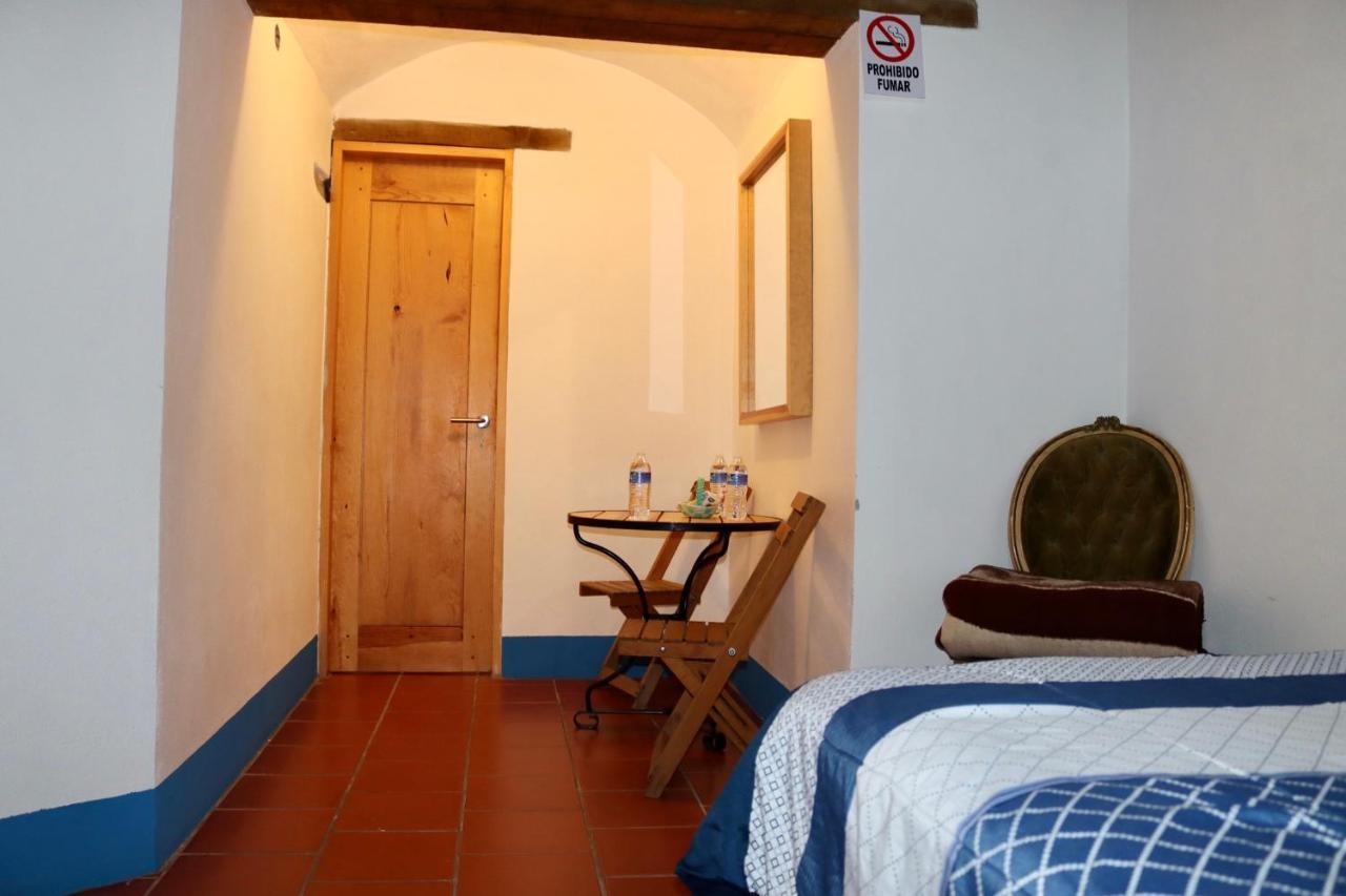 Hospedaje Pizza Azul Catorce Exterior photo